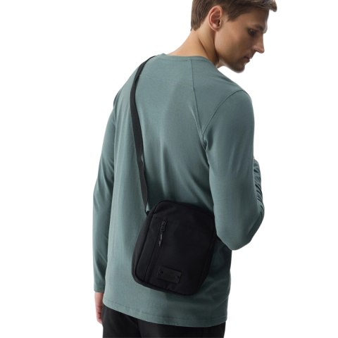 Torebka na ramię 4F U059 głęboka czerń 4FWSS24APOUU059 20S 4F