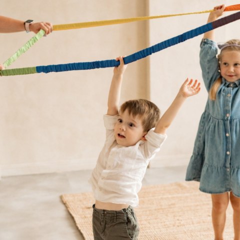 Guma sensoryczna animacyjna 4 m tęczowa Akson Akson