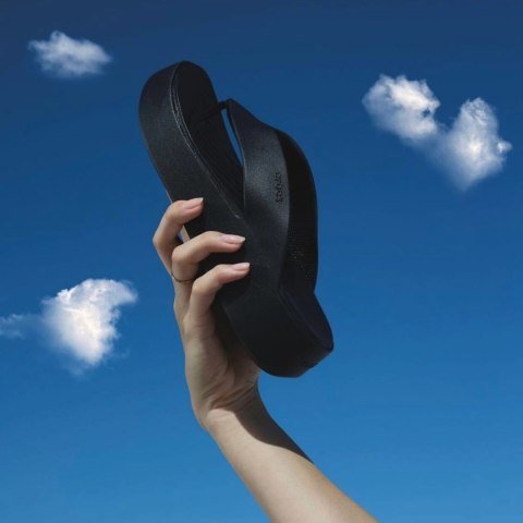 Klapki damskie Crocs Getaway Platform Flip czarne 209410 001 Crocs