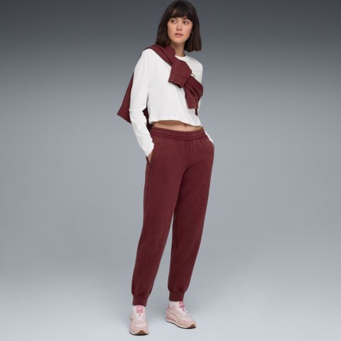 Spodnie damskie Puma ESS Elevated Comfort Wash Sweatpants bordowe 688104 96 Puma